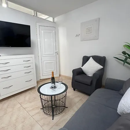 Apartment Casa Swn-y-mor, Two Bedroom With Private Pool