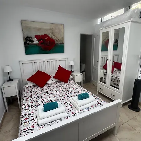 Casa Swn-y-mor, Two Bedroom With Private Pool Apartment *