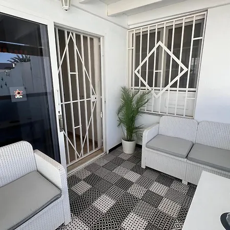 Daire Casa Swn-y-mor, Two Bedroom With Private Pool Costa Teguise
